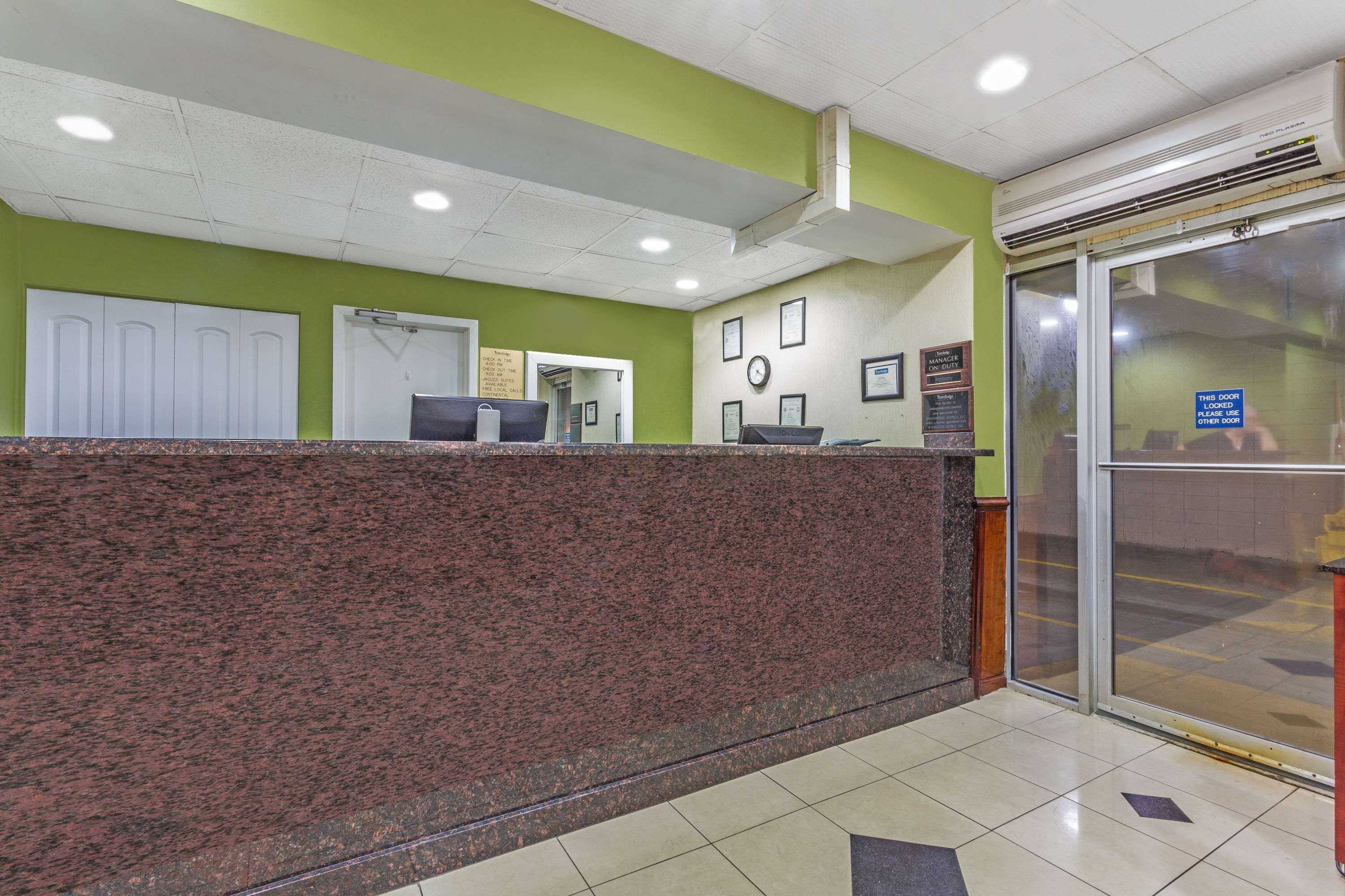 Travelodge By Wyndham Suites Virginia Beach Oceanfront Bagian luar foto